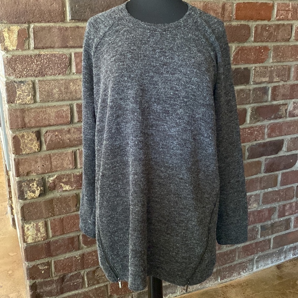 RACHEL by Rachel Roy black heather side zip long‎ sleeve crew neck sweater.